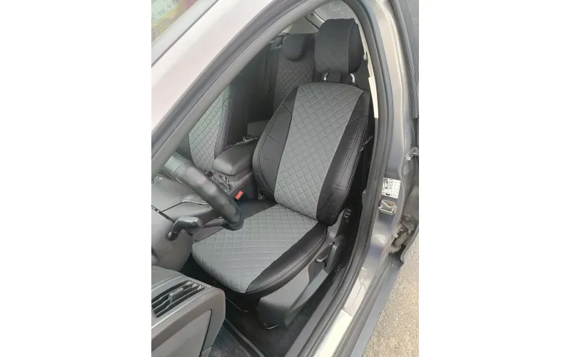 Чехлы на Ford Focus III Sport/Titanium Sd/Hb/Wag с 2011-19г. Черный + Темно-серый Ромб Чехлы на Ford Focus III Sport/Titanium Sd/Hb/Wag с 11г.