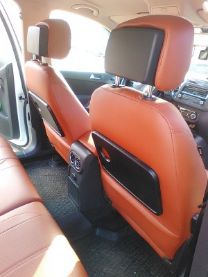 Чехлы на Фольксваген Тигуан 2 / Volkswagen Tiguan II comfortline/highline (со столиками/без столиков) (пасс. спинка трансформер) c 17г.